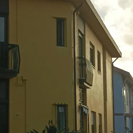 Yellow House * Senhora da Hora