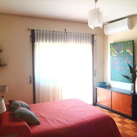 Yellow House Apartment *