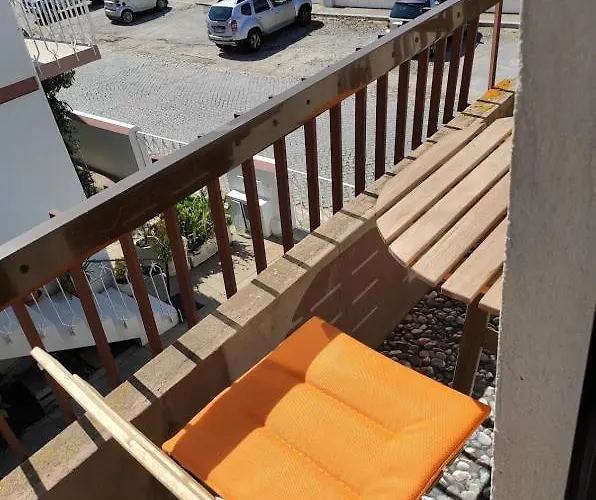 아파트 Yellow House