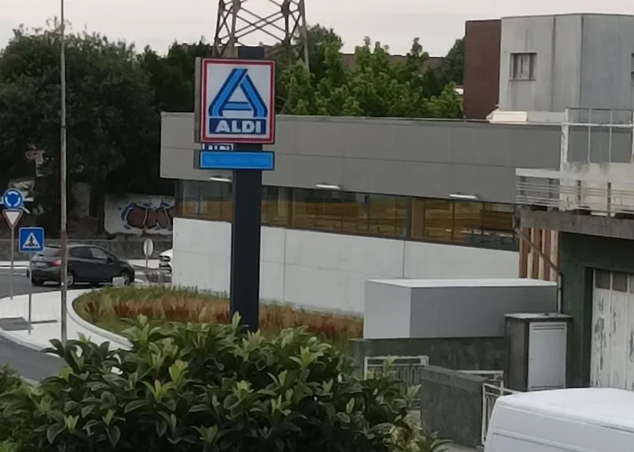 Yellow House * Senhora da Hora