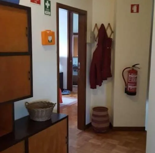 Yellow House 아파트